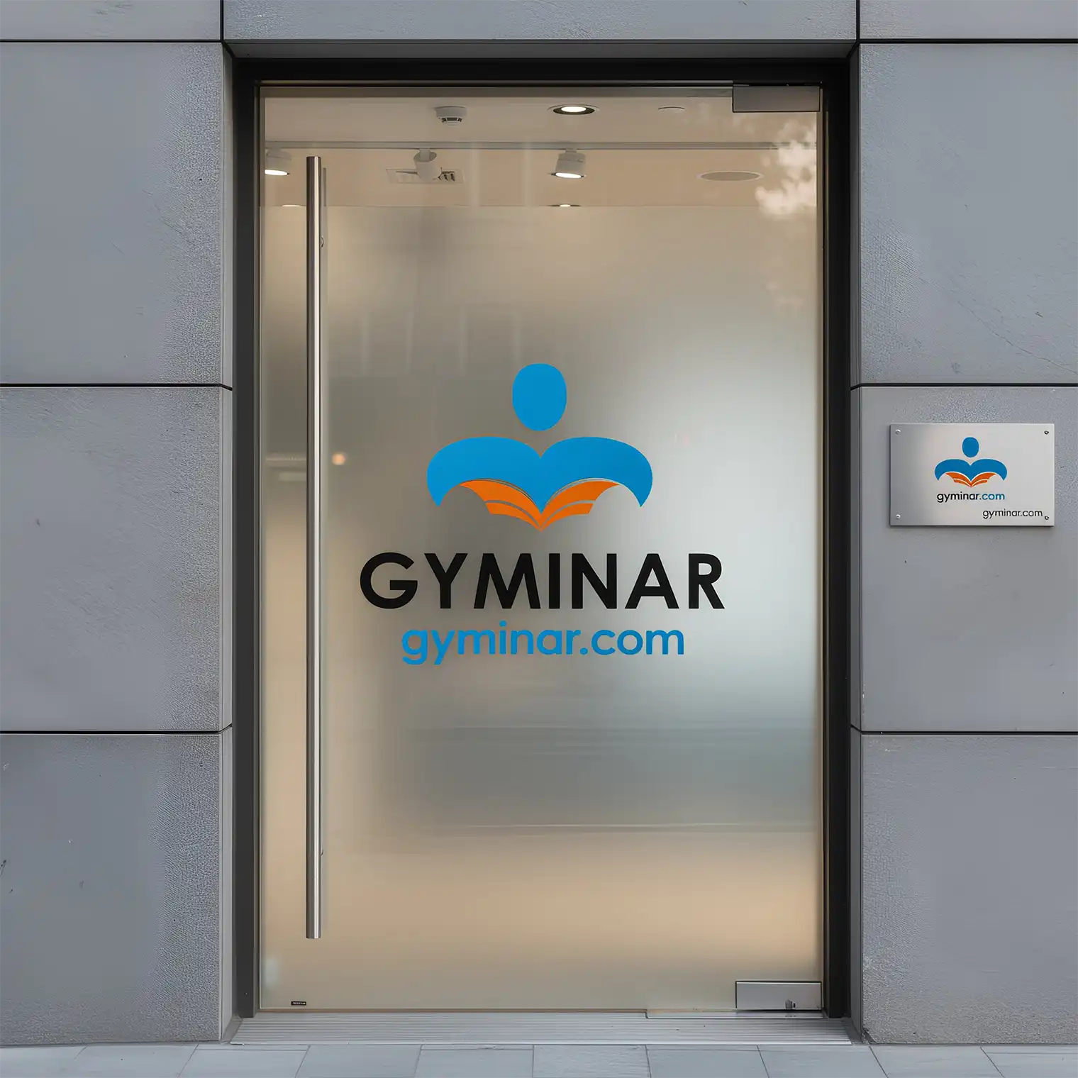 gyminar_com-mockup-door