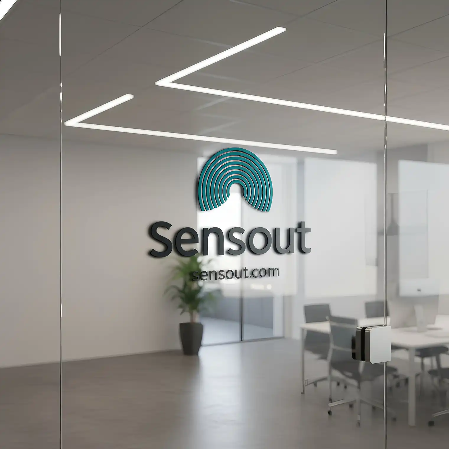 sensout_com-mockup-door