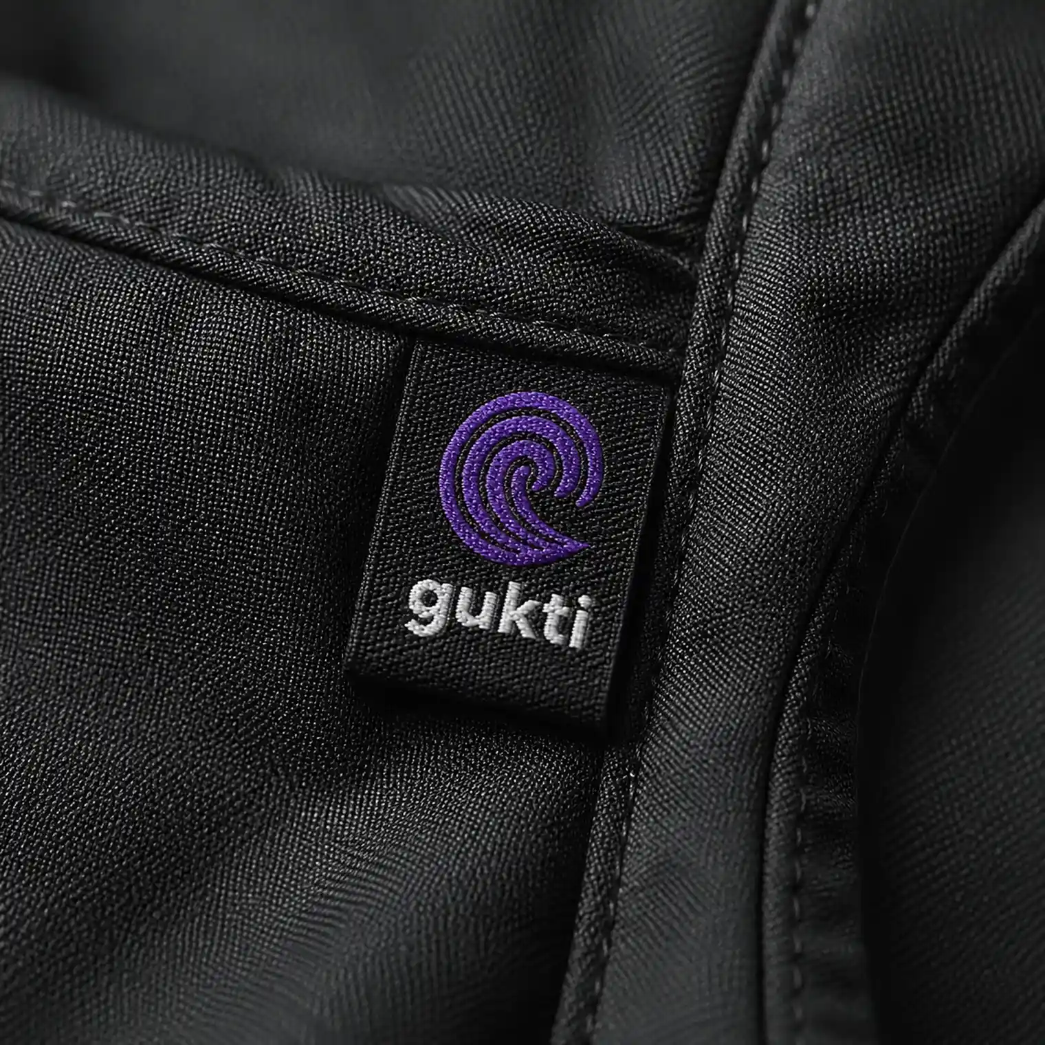gukti_com-mockup-label